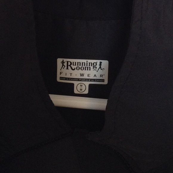 Running Room Wind Breaker Reflective Black Size M Jacket Outside Pocket - Picture 7 of 9